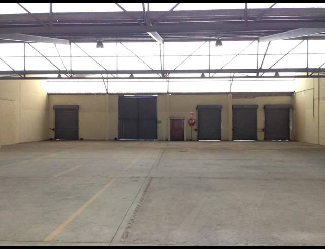 729M² WAREHOUSE TO LET IN AIRPORT INDUSTRIA